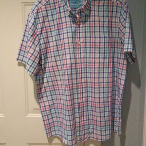 Men's no wrinkle short sleeved shirt